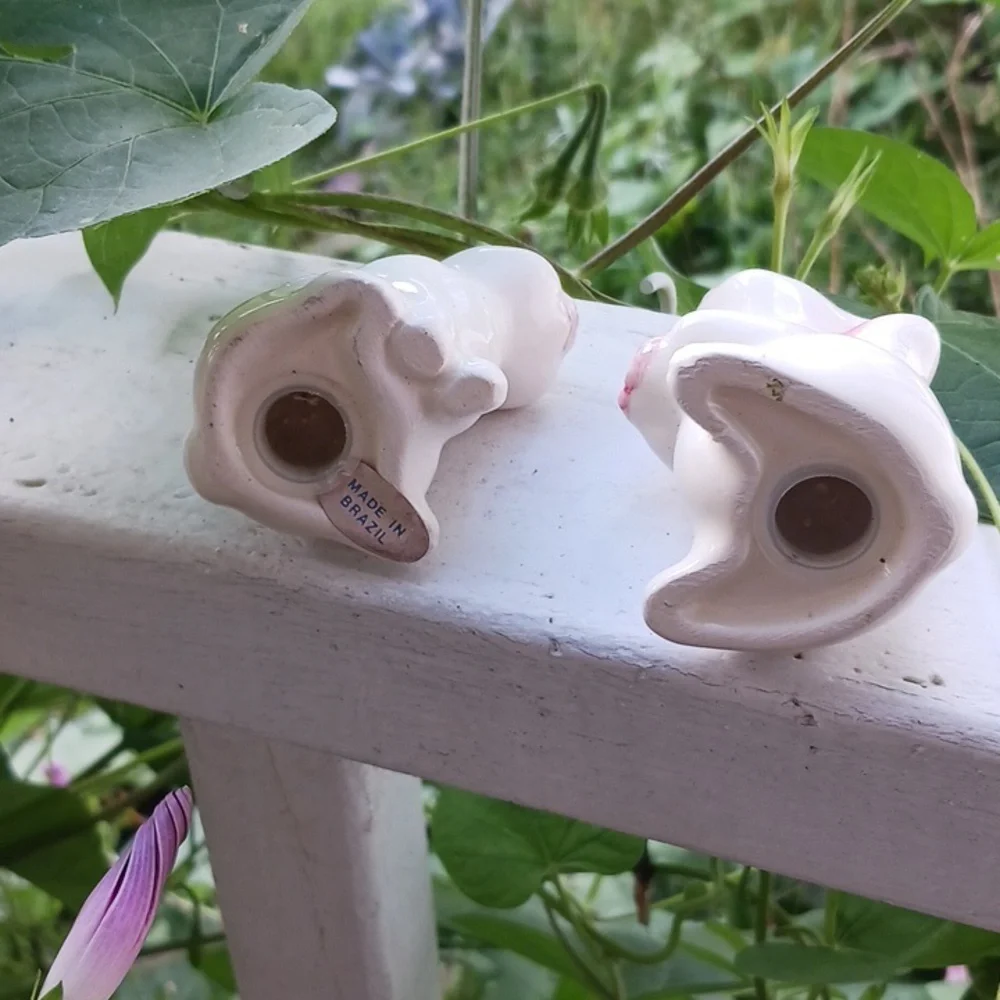 VINTAGE BUNNIES Salt & Pepper Shaker Set
